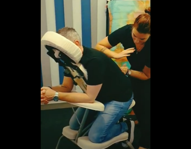 Shiatsu sur chaise en entreprise